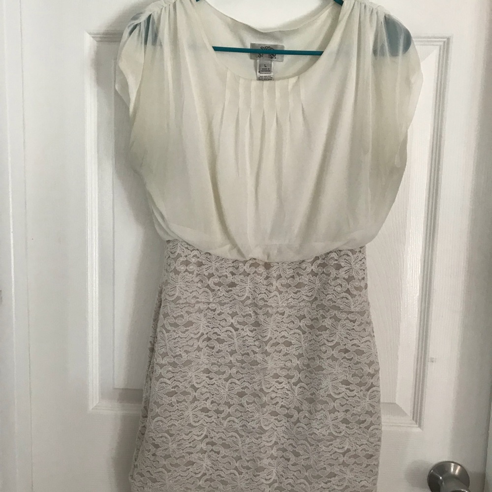 White bodycon lace dress